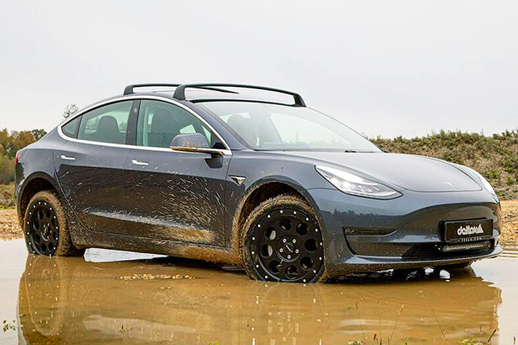 TESLA MODEL 3 สายพันธุ์ออฟโรด - มาพร้อมกับชุดยก 1 นิ้วและยาง A/T